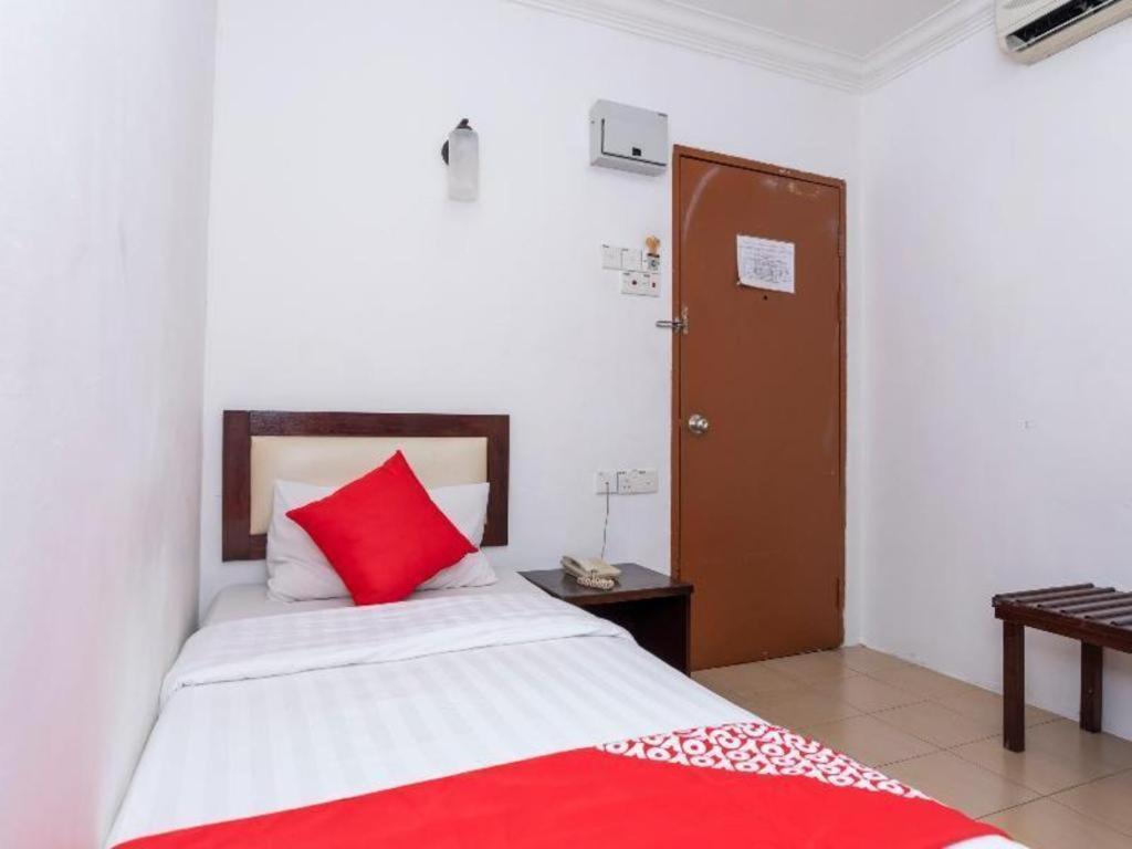 Super Oyo 1114 Neo Pegasus Hotel Сеґамат Екстер'єр фото