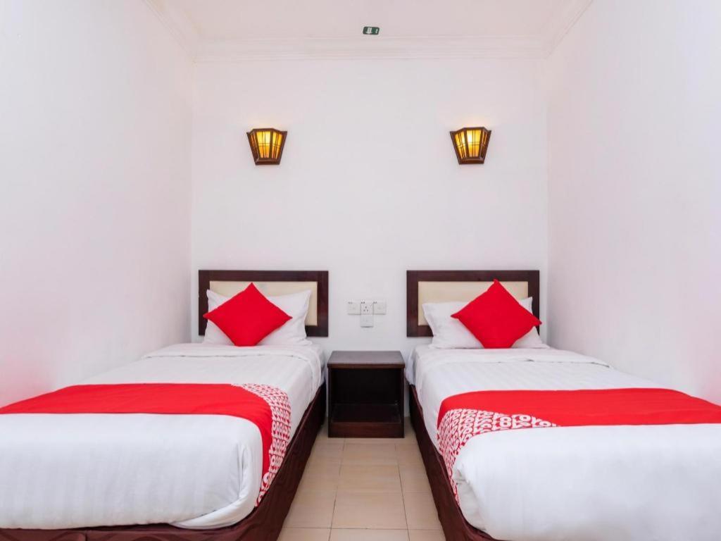 Super Oyo 1114 Neo Pegasus Hotel Сеґамат Екстер'єр фото