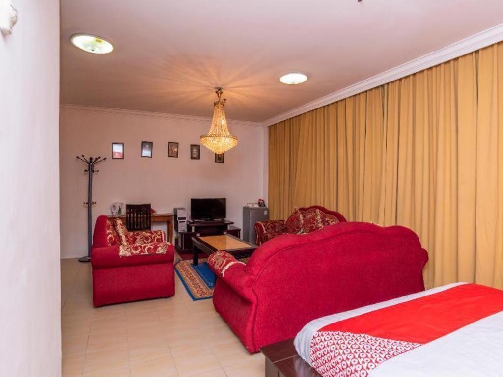 Super Oyo 1114 Neo Pegasus Hotel Сеґамат Екстер'єр фото