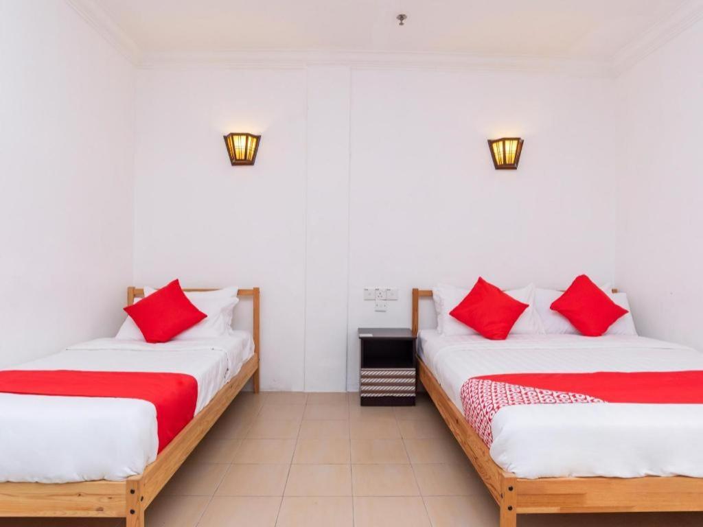 Super Oyo 1114 Neo Pegasus Hotel Сеґамат Екстер'єр фото