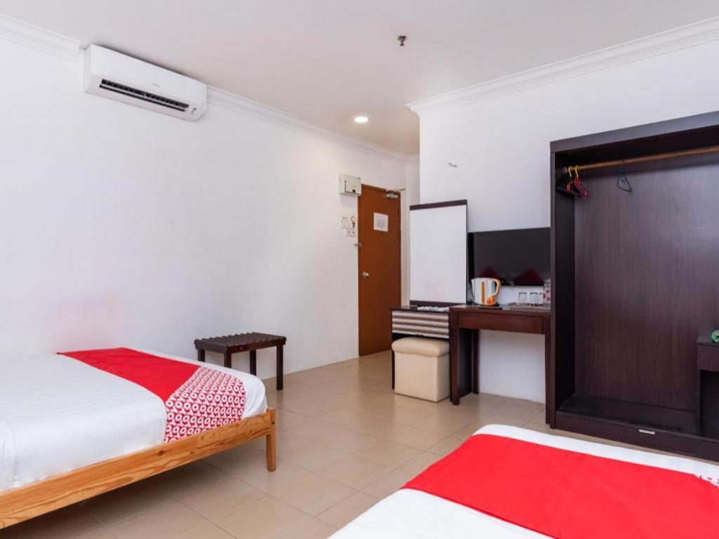 Super Oyo 1114 Neo Pegasus Hotel Сеґамат Екстер'єр фото