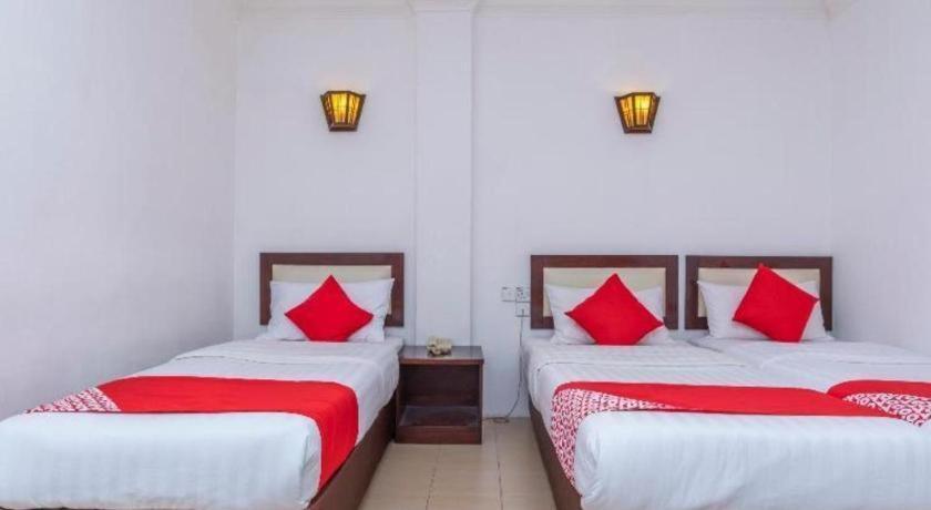Super Oyo 1114 Neo Pegasus Hotel Сеґамат Екстер'єр фото