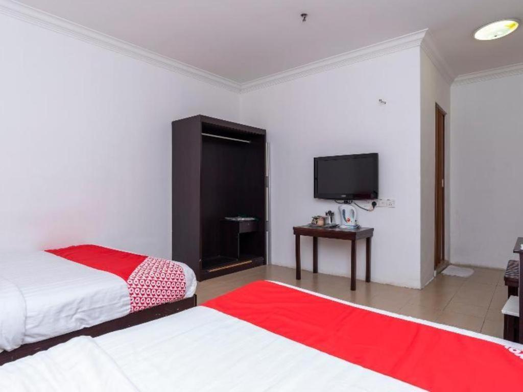Super Oyo 1114 Neo Pegasus Hotel Сеґамат Екстер'єр фото